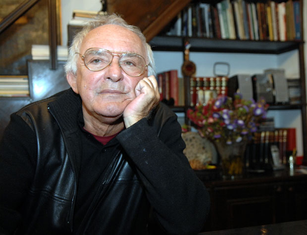 Деценија од одласка Моме Капора: Био је живи пример тога да писци могу бити лепи и шармантни, модерно обучени, бескрајно духовити